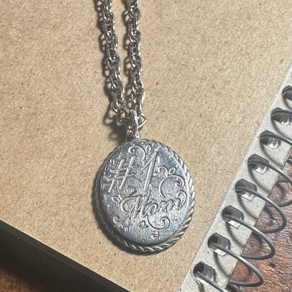 Jewelry - Silver '#1 Mom' Pendant Necklace 12”